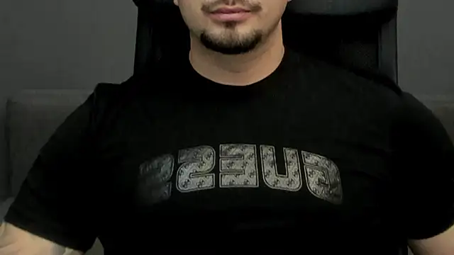 Snapshot of TonyWilcox chatting on 03-10-25, 08:37 TonyWilcox online show from 03-10-25, 08:37