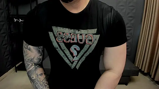 Snapshot of TonyWilcox chatting on 03-16-25, 08:32 TonyWilcox online show from 03-16-25, 08:32