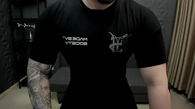 Snapshot of TonyWilcox chatting on 03-18-25, 05:31 TonyWilcox online show from 03-18-25, 05:31