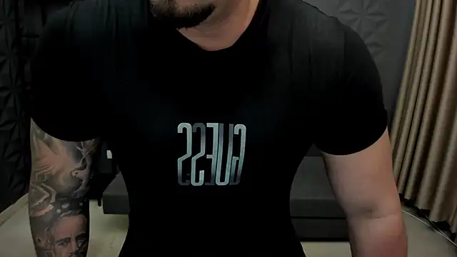 Snapshot of TonyWilcox chatting on 09-13-25, 05:07 TonyWilcox online show from 09-13-25, 05:07