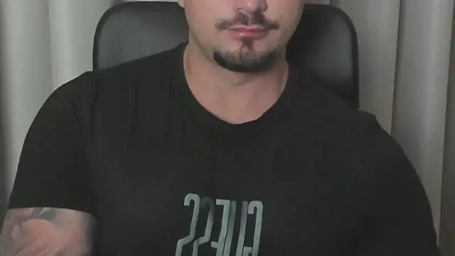 Snapshot of TonyWilcox chatting on 09-28-25, 05:24 TonyWilcox online show from 09-28-25, 05:24