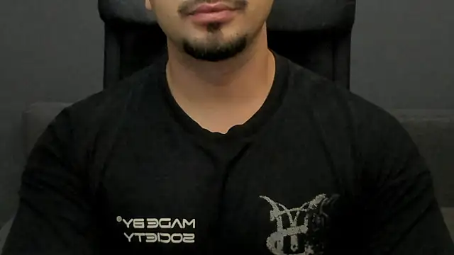 Snapshot of TonyWilcox chatting on 10-07-25, 04:42 TonyWilcox online show from 10-07-25, 04:42