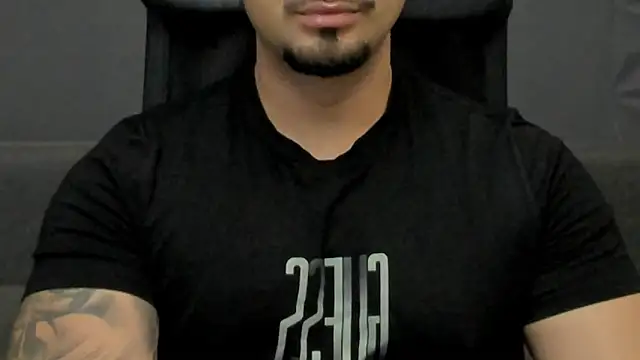 Snapshot of TonyWilcox chatting on 10-11-25, 05:50 TonyWilcox online show from 10-11-25, 05:50