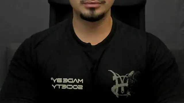 Snapshot of TonyWilcox chatting on 10-19-25, 04:46 TonyWilcox online show from 10-19-25, 04:46