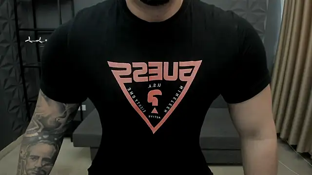 Snapshot of TonyWilcox chatting on 10-30-25, 06:26 TonyWilcox online show from 10-30-25, 06:26