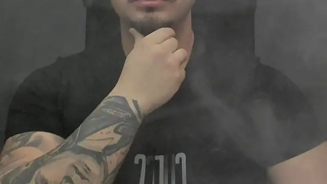 Snapshot of TonyWilcox chatting on 11-11-25, 06:02 TonyWilcox online show from 11-11-25, 06:02