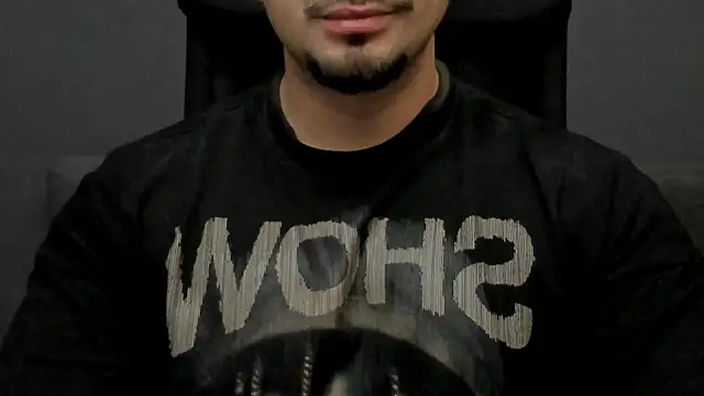 Snapshot of TonyWilcox chatting on 11-17-25, 05:57 TonyWilcox online show from 11-17-25, 05:57