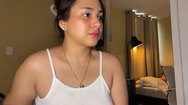 Snapshot of xSelena chatting on 01-11-26, 10:04 xSelena online show from 01-11-26, 10:04