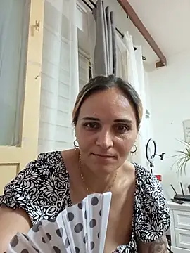 Snapshot of pink_dyamond chatting on 06-21-26, 08:11 pink dyamond online show from 06-21-26, 08:11