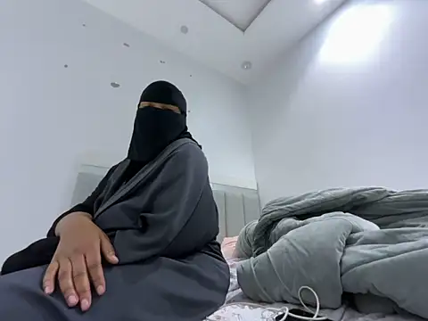 Snapshot of Submissive_Arab chatting on 12-27-24, 04:54 Submissive Arab online show from 12-27-24, 04:54