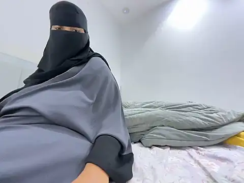 Snapshot of Submissive_Arab chatting on 12-30-24, 06:38 Submissive Arab online show from 12-30-24, 06:38