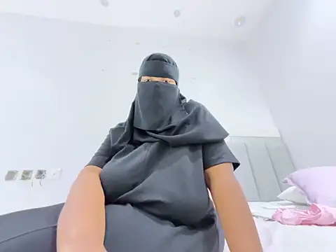 Snapshot of Submissive_Arab chatting on 02-12-25, 11:09 Submissive Arab online show from 02-12-25, 11:09