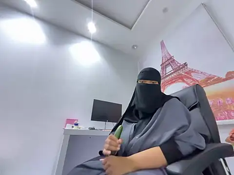 Snapshot of Submissive_Arab chatting on 02-15-25, 12:37 Submissive Arab online show from 02-15-25, 12:37