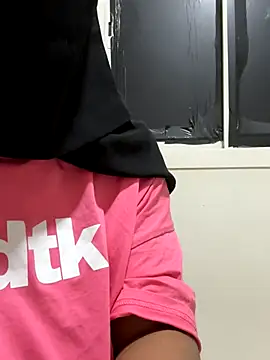 Snapshot of Submissive_Arab chatting on 10-06-25, 05:21 Submissive Arab online show from 10-06-25, 05:21