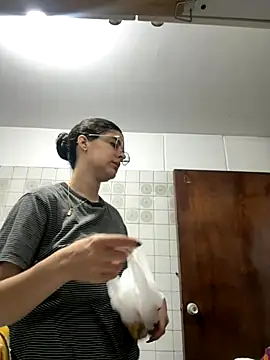  Niah  online show from 11-29-25, 01:19