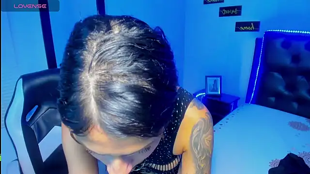 Snapshot of tamara_colliins_ chatting on 02-28-25, 04:20 tamara colliins online show from 02-28-25, 04:20