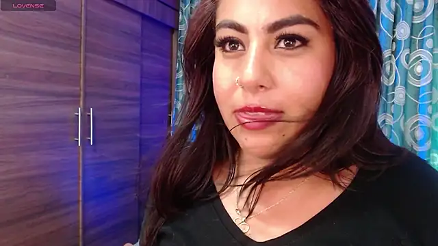 gatuwildhott online show from 01-12-25, 06:06