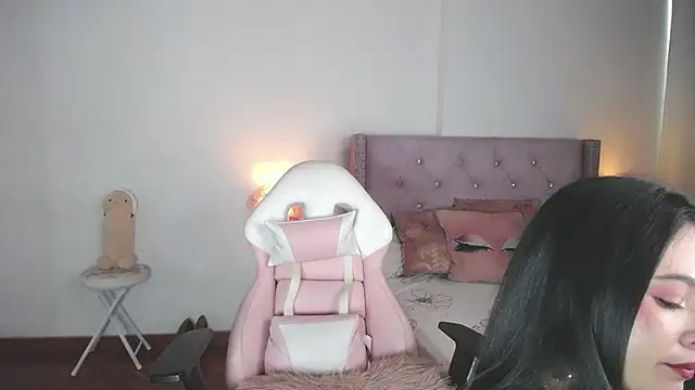 Snapshot of destinysweet21 chatting on 02-21-25, 05:42 destinysweet21 online show from 02-21-25, 05:42