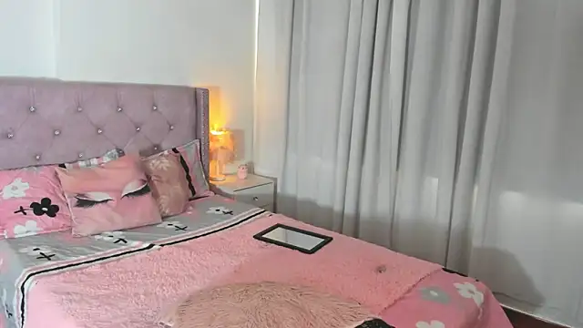 Snapshot of destinysweet21 chatting on 02-25-26, 03:10 destinysweet21 online show from 02-25-26, 03:10