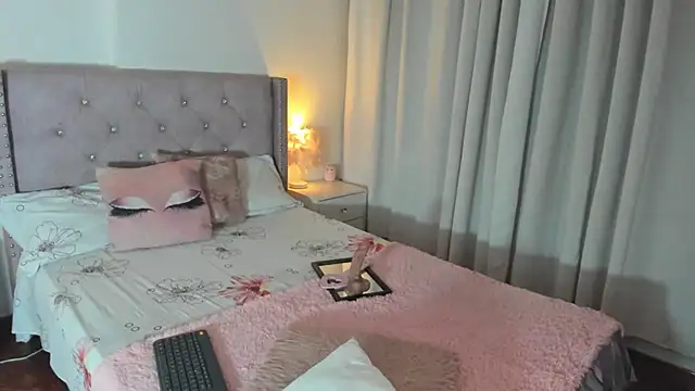 Snapshot of destinysweet21 chatting on 07-06-26, 11:29 destinysweet21 online show from 07-06-26, 11:29