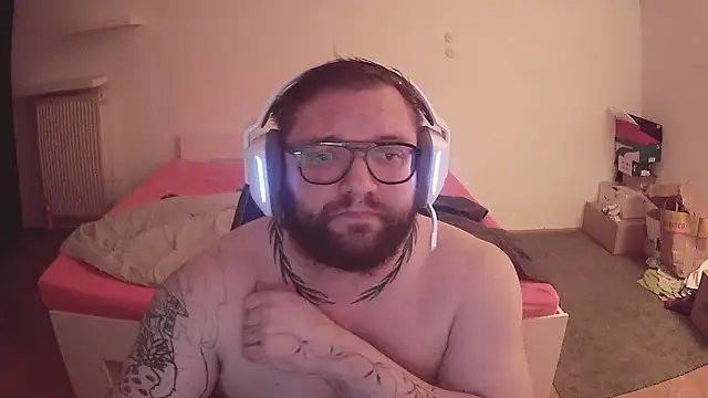 Snapshot of tiltusmaximusv chatting on 02-11-25, 06:22 tiltusmaximusv online show from 02-11-25, 06:22