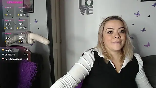 Snapshot of LIila28six chatting on 01-21-25, 02:11 LIila28six online show from 01-21-25, 02:11