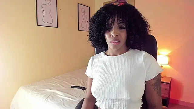 Snapshot of AitanaBrown_ chatting on 01-31-25, 12:28 AitanaBrown online show from 01-31-25, 12:28