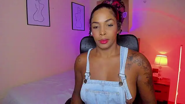Snapshot of AitanaBrown_ chatting on 09-18-25, 09:28 AitanaBrown online show from 09-18-25, 09:28