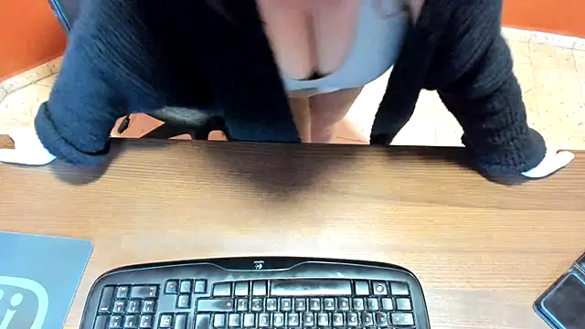 NikkiHolland online show from 03-25-26, 07:03