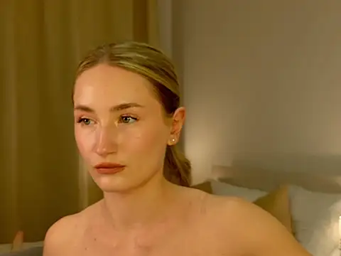 Snapshot of bella__rose chatting on 02-04-26, 05:30 bella rose online show from 02-04-26, 05:30