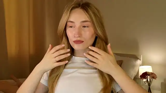 Snapshot of bella__rose chatting on 02-27-26, 01:33 bella rose online show from 02-27-26, 01:33