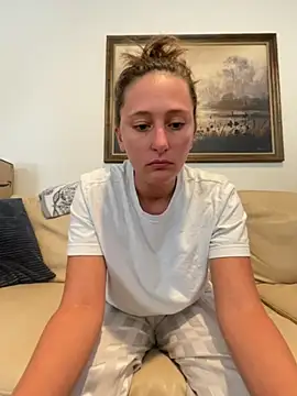 Snapshot of triple34D chatting on 09-12-25, 04:51 triple34D online show from 09-12-25, 04:51