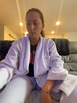 Snapshot of triple34D chatting on 10-24-25, 05:31 triple34D online show from 10-24-25, 05:31