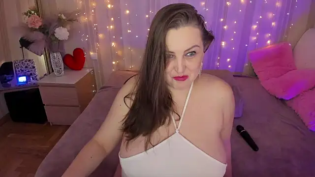 Snapshot of AdellaDulce chatting on 03-07-25, 10:02 AdellaDulce online show from 03-07-25, 10:02