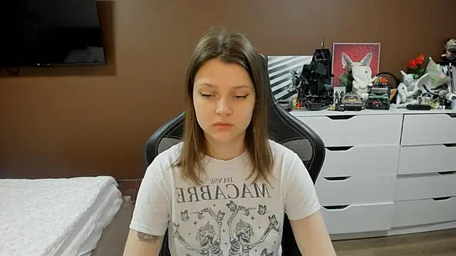 SoniNesti online show from 06-17-26, 03:35
