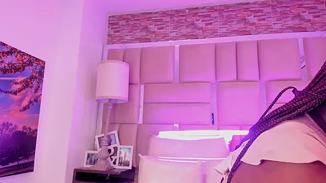 ShaniaBrownn online show from 03-27-26, 06:40