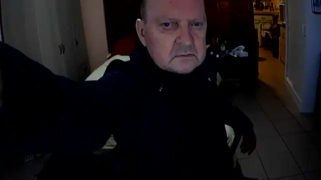 Snapshot of passifsoumis1963 chatting on 11-09-25, 07:01 passifsoumis1963 online show from 11-09-25, 07:01