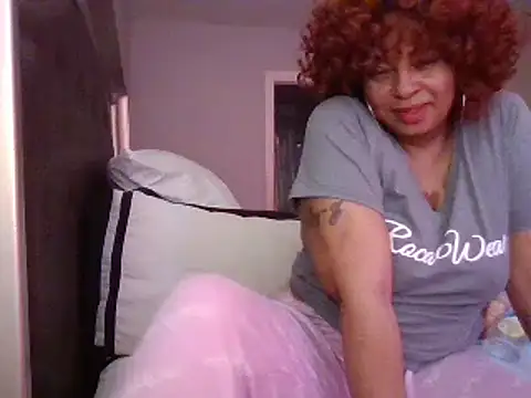 Snapshot of MSweetLindaParks chatting on 01-13-25, 12:35 MSweetLindaParks online show from 01-13-25, 12:35