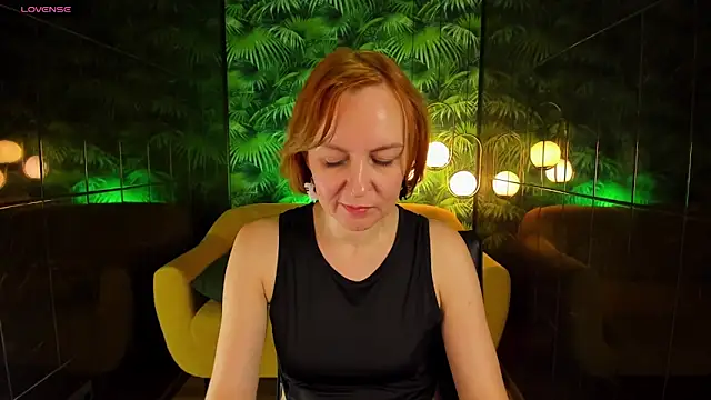 Snapshot of NikaGentle chatting on 12-12-24, 05:31 NikaGentle online show from 12-12-24, 05:31