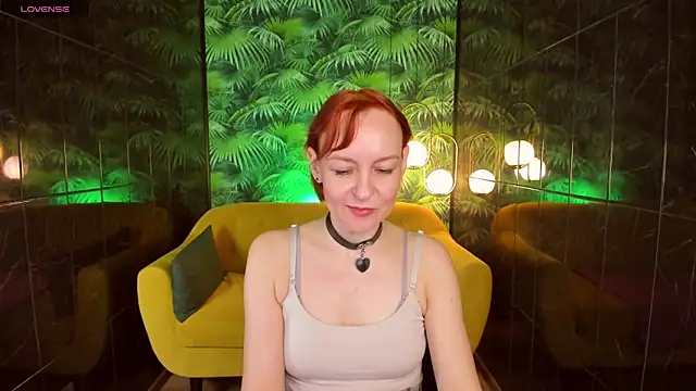 Snapshot of NikaGentle chatting on 12-18-24, 10:08 NikaGentle online show from 12-18-24, 10:08