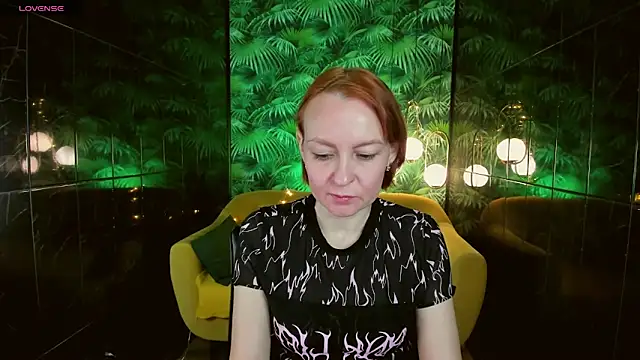 Snapshot of NikaGentle chatting on 01-06-25, 05:41 NikaGentle online show from 01-06-25, 05:41
