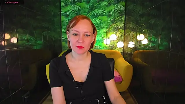 Snapshot of NikaGentle chatting on 01-08-25, 11:32 NikaGentle online show from 01-08-25, 11:32