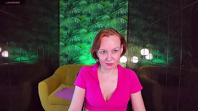 Snapshot of NikaGentle chatting on 01-10-25, 09:02 NikaGentle online show from 01-10-25, 09:02