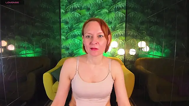 Snapshot of NikaGentle chatting on 01-11-25, 12:29 NikaGentle online show from 01-11-25, 12:29
