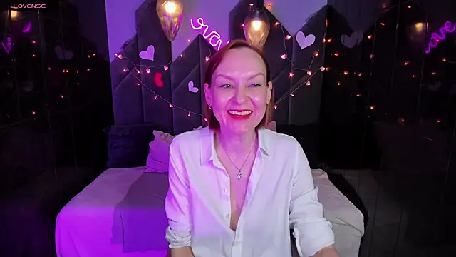 Snapshot of NikaGentle chatting on 02-13-25, 12:11 NikaGentle online show from 02-13-25, 12:11