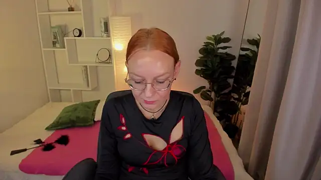 Snapshot of NikaGentle chatting on 09-15-25, 01:33 NikaGentle online show from 09-15-25, 01:33