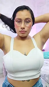 LauraRuiz1 online show from 05-27-26, 01:02