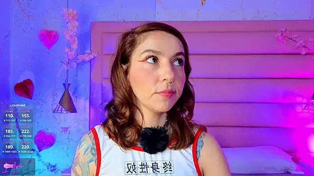 Snapshot of Evangelyne_1 chatting on 05-10-26, 03:50 Evangelyne 1 online show from 05-10-26, 03:50