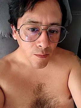 Snapshot of Yimicito chatting on 03-10-26, 09:53 Yimicito online show from 03-10-26, 09:53