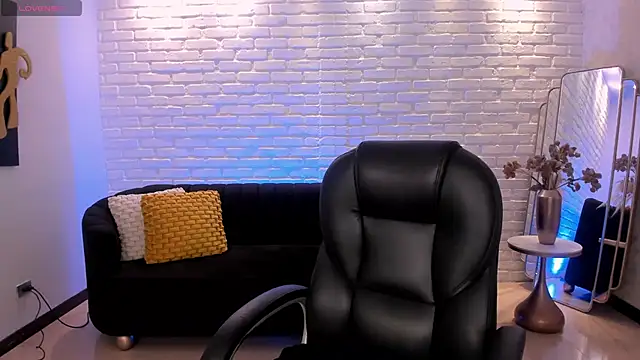 ToriCrossX online show from 03-06-25, 01:03